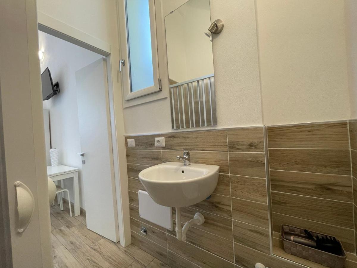 White Shell Rooms Accomodation Fast Check-In ألغيرو المظهر الخارجي الصورة