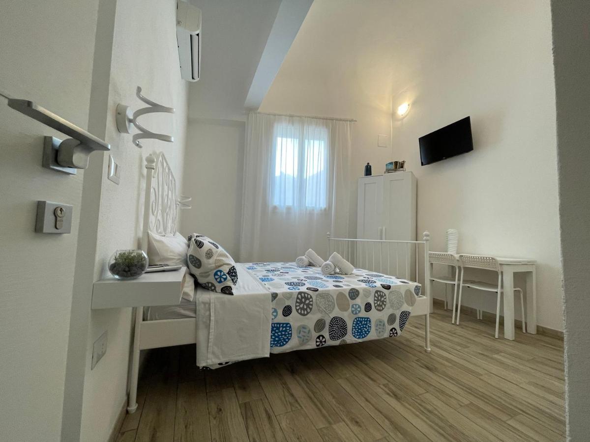 White Shell Rooms Accomodation Fast Check-In ألغيرو المظهر الخارجي الصورة